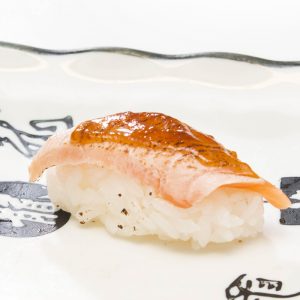 41. Flamed sake 火烤三文鱼饭团34